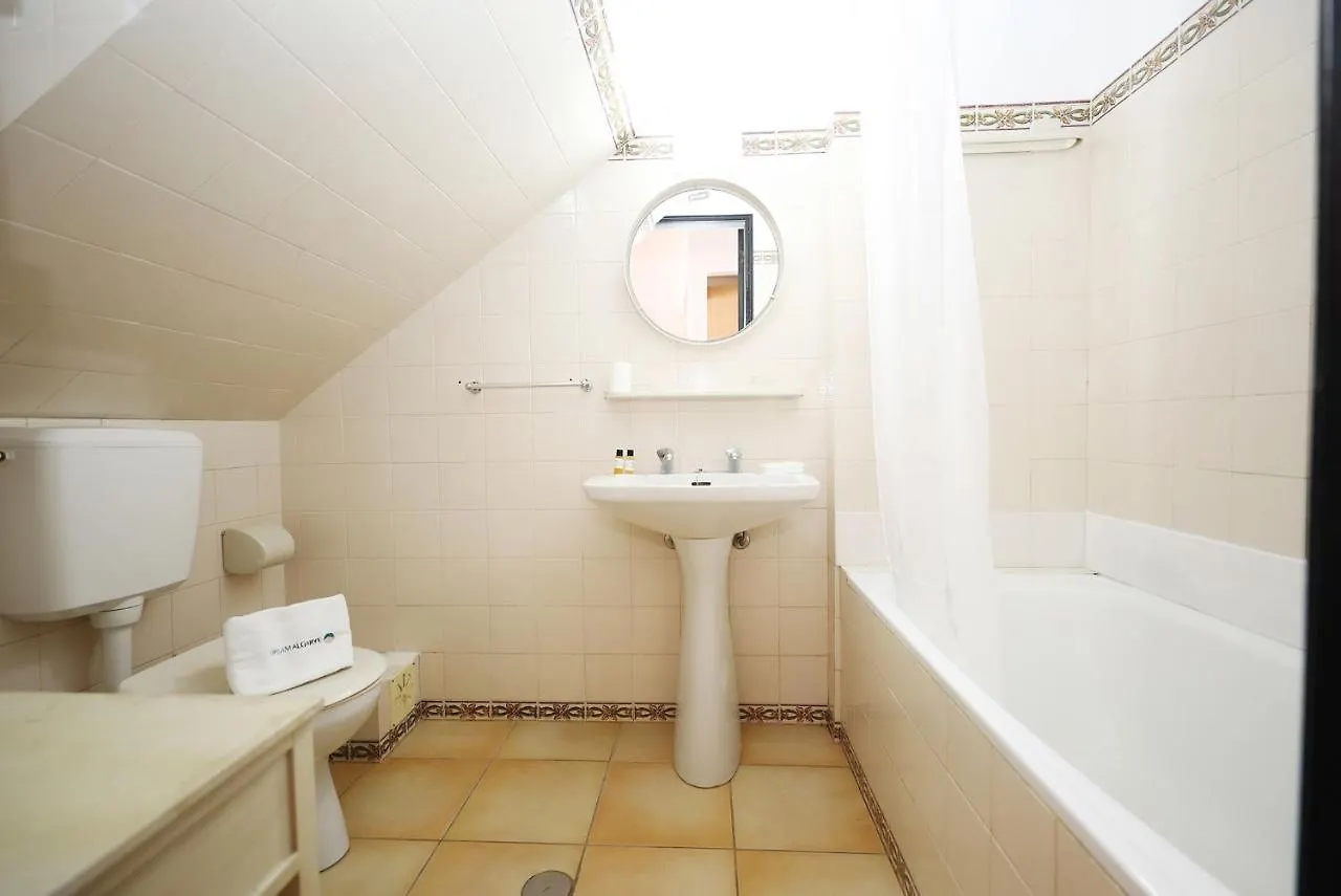 B71 - Pipa'S House In Lagos 0*,